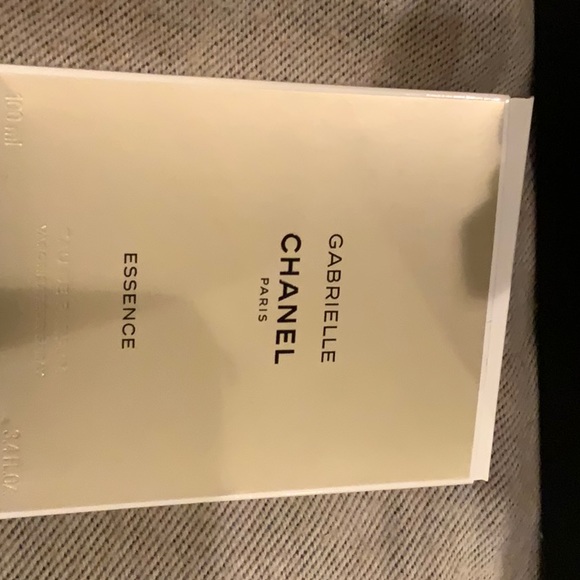 Chanel Gabrielle Essence parfume - Picture 4 of 7